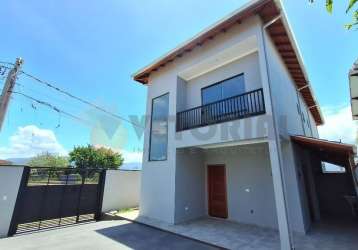 Casa a venda com 2 quartos sendo 2 suítes em caraguatatuba sp