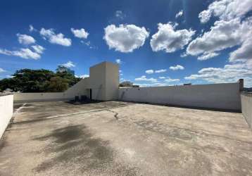 Terraço com 260m² e elevador