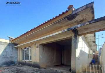 Casa 3 dormit, sendo 1 suíte com 3 vagas. sala e cozinha grandes e quintal. ótima localização em valinhos.