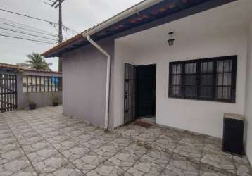 Casa á venda em mongaguá com 2 dorms!