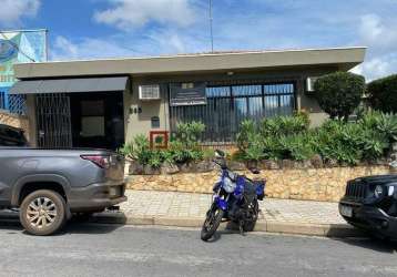 Casa para fins comerciais no centro de atibaia