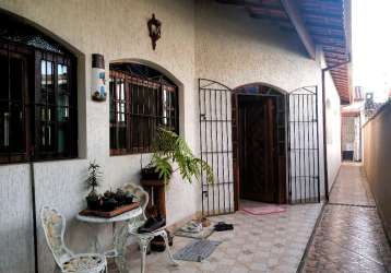 Casa com 3 dormitórios + edícula