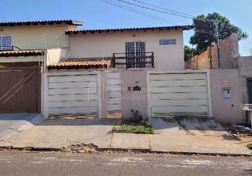 Sobrado com 3 dormitórios à venda, são francisco, campo grande - ms