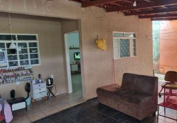 A&m imoveis vende otima casa na ar 17