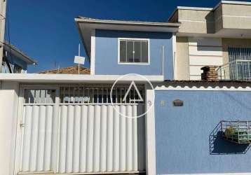 Casa com 2 dormitórios à venda, 70 m² por r$ 370.000,00 - village rio das ostras - rio das ostras/rj