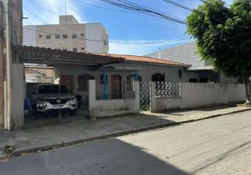 Aluga-se casa terrea 2 dormitórios 4 vagas de garagem na vila augusta