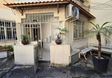 Exclusividade! excelente casa de vila a venda na rua condessa belmonte186, com aproximadamente 110 m², salão em 2 ambientes, 3 quartos amplos, banheiro social, copa/cozinha grande, área de serviço , á