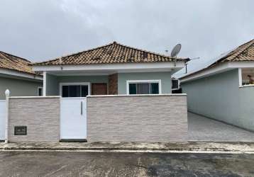 Casa com 2 quartos (1 suíte) no condomínio village i - iguabinha