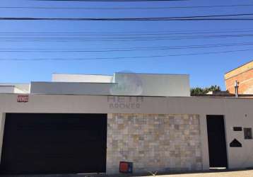 Casa com 3 quartos à venda na rua dos miosótis, cidade jardim, uberlândia por r$ 730.000