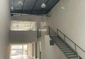 Sala comercial ampla e bem estruturada em ótima localização!