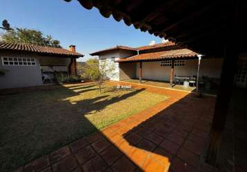 Casa bem espaçosa e bem localizada no bairro santa maria.