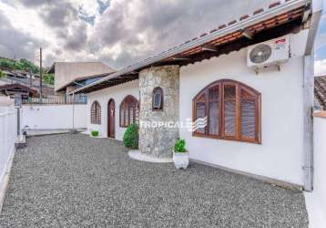 Casa com 3 dormitórios à venda, 275 m² por r$ 680.000,00 - valparaíso - blumenau/sc