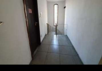 Casa com 6 quarto(s) e 4 banheiro(s) para alugar, 250 m² por r$ 5500 / mês