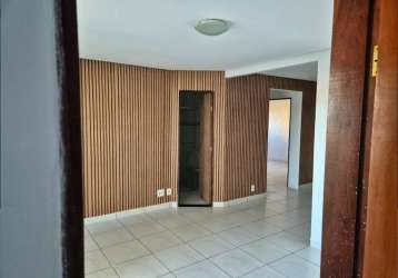 Apartamento com 4 quarto(s) e 2 banheiro(s) para alugar, 165 m² por r$ 2500 / mês