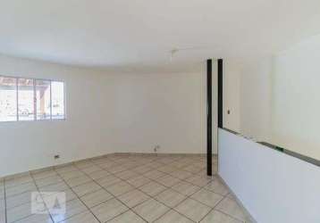 Casa com 1 quarto(s) e 1 banheiro(s) para alugar, 70 m² por r$ 1300 / mês