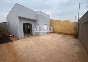 Casa com 2 quarto(s) e 2 banheiro(s) para alugar, 86 m² por r$ 1667 / mês