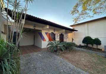 Casa super espaçosa próxima ao centro a venda, bairro brasiléia em betim.