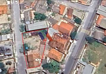 Lote de 595m² com 35m de frente - ideal para investimento em casas geminadas ou torre