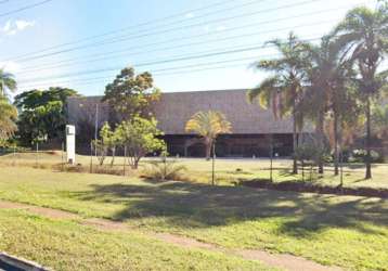 Prédio comercial com 12.781 m² (área construída) e terreno com 19.179 m² - asa norte - brasília - df