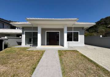 Casa linear no green valey, 180 m2 por r$1050.000,00 em teresópolis- rj