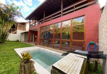 Casa em condomínio em carlos guinle, teresópolis/rj