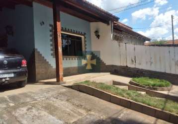 Casa com 3 quartos para alugar no recanto amapola, bragança paulista  por r$ 2.800