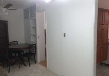 Apartamento frente à praia para alugar