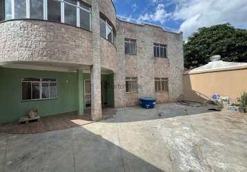 Aluguel de casa com 4 quartos, terraço e vista panorâmica!