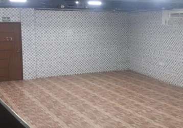 Alugo prédio comercial com 3 pavilhões