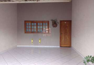 Casa com 3 dormitórios à venda, 111 m²