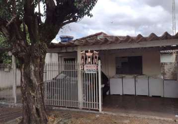 Casa com 2 dormitórios à venda, 193 m²