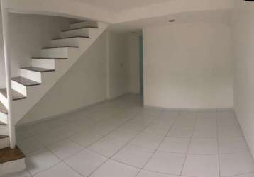 Excelente casa 64m2, duplex, 2 quartos sendo sw, 1 vaga, piedade, financio/ac carro