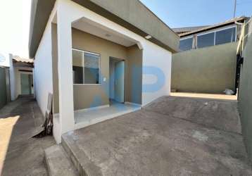 Casa com 2 quartos à venda na avenida do trabalho, 900, interlagos, divinópolis, 90 m2 por r$ 290.000