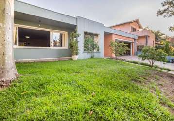 Casa com 3 quartos à venda na rua potiguara, 181, vila assunção, porto alegre por r$ 2.100.000