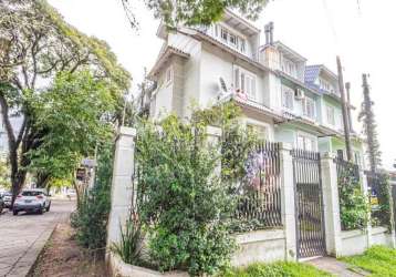 Casa com 3 quartos à venda na rua doutor castro de menezes, 1063, vila assunção, porto alegre por r$ 700.000