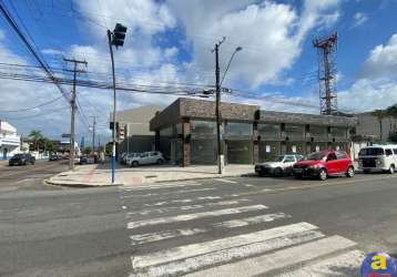 Loja para locação anual em guaratuba -sala comercial, 38,00 m2 útil, 2 banheiros e espaço descoberto nos fundos.