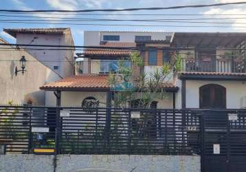 Casa em alto padrão na imbetiba com 04 suítes - próxima à petrobras e comércio em geral