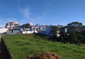 Ótimo terreno no 'loteamento residencial monte elísio', parte alta do jardim vitória, com 180m2. acesso rápido às vias para centro