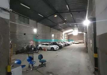 Galpão com 580m² para alugar na área comercial do barro preto