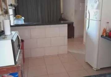 Casa com 2 quartos a venda em coutos