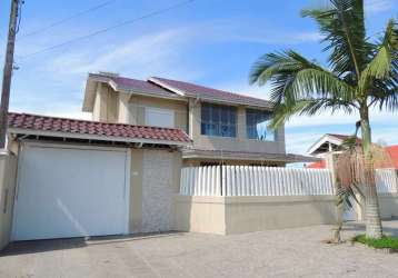 Ótima residencia com piscina no jardim estoril