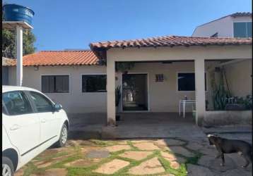 Casa a venda em arniqueiras, 3 quartos, 1 suite, lote c/ 500m², cessão de direitos