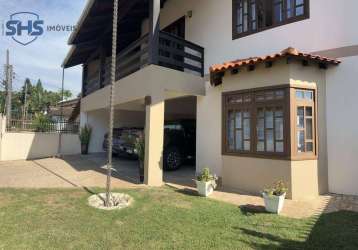 Belíssima casa com piscina no bairro garcia