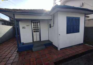 Casa em condomínio fechado com 4 quartos à venda na rua abelardo luz, 250, balneário, florianópolis por r$ 900.000