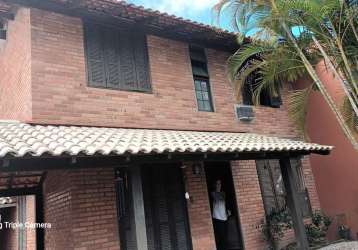 Casa em condomínio fechado com 4 quartos à venda na rua joe collaço, 719, santa mônica, florianópolis por r$ 1.800.000