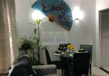 Casa em villagio com 61m², com 2 quartos e garagem