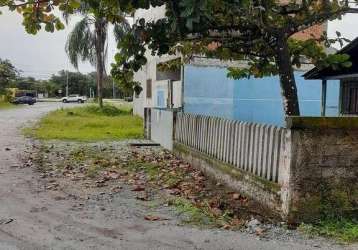 Terreno urbano em praia de leste