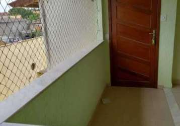 Casa com 2 quartos para alugar na rua doutor pompeu de albuquerque, balneário são pedro, são pedro da aldeia por r$ 1.100