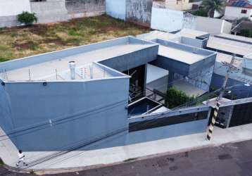 Casa/ sobrado à venda  com 4 quarto(s)