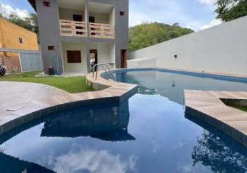 Casa com piscina no centro de mulungu - ca227